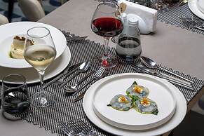 Trendy Palm Beach (Adults Only, 16+)