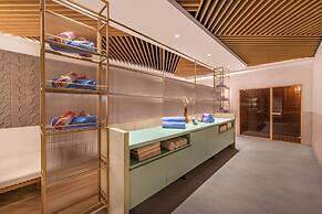 Trendy Palm Beach (Adults Only, 16+)