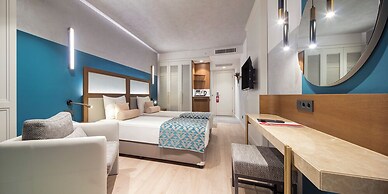 Trendy Side Beach (Adults Only, 16+)