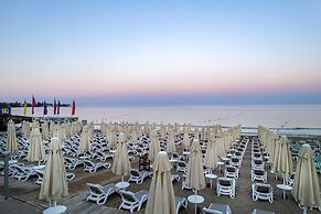 Trendy Side Beach (Adults Only, 16+)