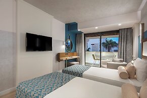 Trendy Side Beach (Adults Only, 16+)