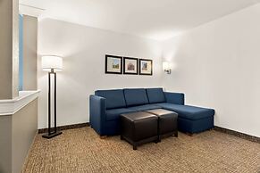 Comfort Suites Rensselaer near Fair Oaks