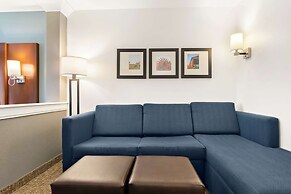 Comfort Suites Rensselaer near Fair Oaks