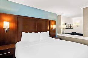 Comfort Suites Rensselaer near Fair Oaks