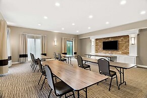 Comfort Suites Rensselaer near Fair Oaks