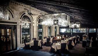 The Delavan Hotel & Spa