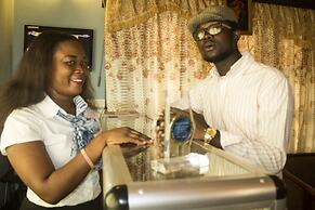 Adinkra Lodge
