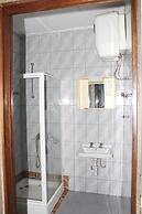 Adinkra Lodge