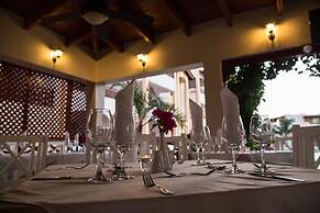 Los Flamencos Aparthotel