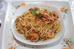 Los Flamencos Aparthotel