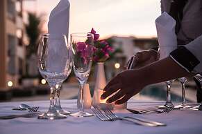 Los Flamencos Aparthotel