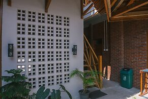 Freddies Santai Sumurtiga