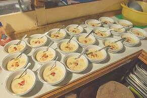 Freddies Santai Sumurtiga