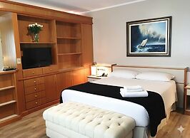 Cosmos Hotel
