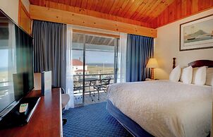 Waves Oceanfront Resort