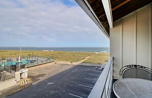 Waves Oceanfront Resort