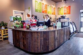 Hillcrest Farm Market B&B