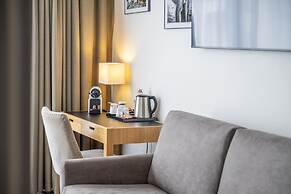 Brit Hotel Lodge
