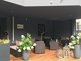 Brit Hotel Lodge
