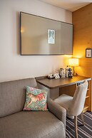 Brit Hotel Lodge