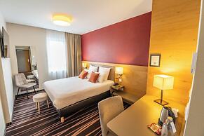 Brit Hotel Lodge