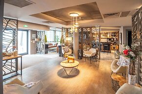 Brit Hotel Lodge