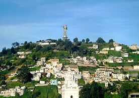 Friends Hotel & Rooftop - Historic Center & Museums