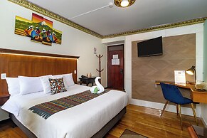 Friends Hotel & Rooftop - Historic Center & Museums