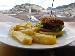 Friends Hotel & Rooftop - Historic Center & Museums