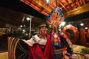 Friends Hotel & Rooftop - Historic Center & Museums