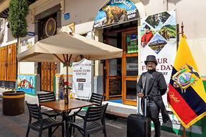 Friends Hotel & Rooftop - Historic Center & Museums