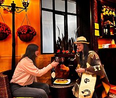 Friends Hotel & Rooftop - Historic Center & Museums