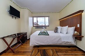 Friends Hotel & Rooftop - Historic Center & Museums