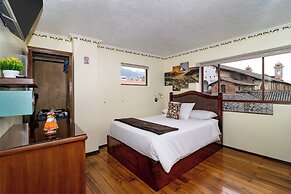 Friends Hotel & Rooftop - Historic Center & Museums