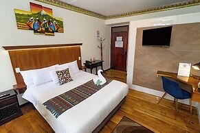 Friends Hotel & Rooftop - Historic Center & Museums