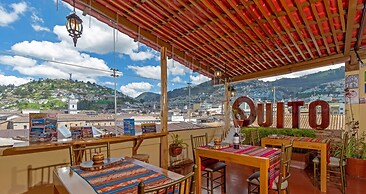 Friends Hotel & Rooftop - Historic Center & Museums