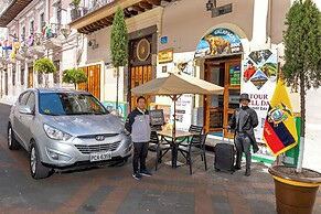 Friends Hotel & Rooftop - Historic Center & Museums