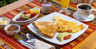 Friends Hotel & Rooftop - Historic Center & Museums