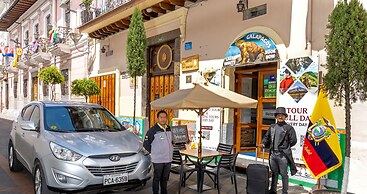 Friends Hotel & Rooftop - Historic Center & Museums