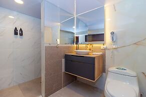 Friends Hotel & Rooftop - Historic Center & Museums