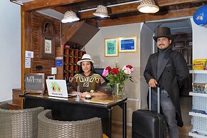 Friends Hotel & Rooftop - Historic Center & Museums