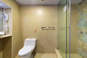 Friends Hotel & Rooftop - Historic Center & Museums