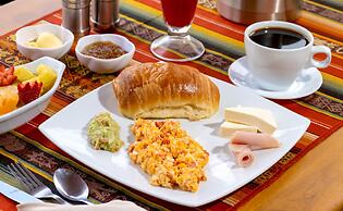 Friends Hotel & Rooftop - Historic Center & Museums