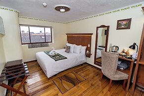 Friends Hotel & Rooftop - Historic Center & Museums