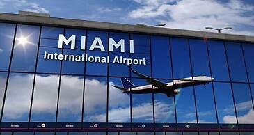 Private Residences at Hotel Arya by SoFLA Vacations