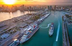 Private Residences at Hotel Arya by SoFLA Vacations