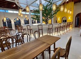 Klang Muang at Nongkhai Hotel