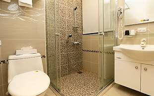 Yapo Bed & Breakfast