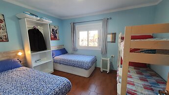 Atico con terraza y Barbacoa, junto linea Metro de BCN