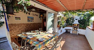 Atico con terraza y Barbacoa, junto linea Metro de BCN